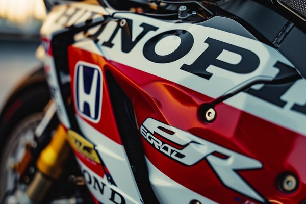 Stickers moto honda : prenez le temps de bien choisir